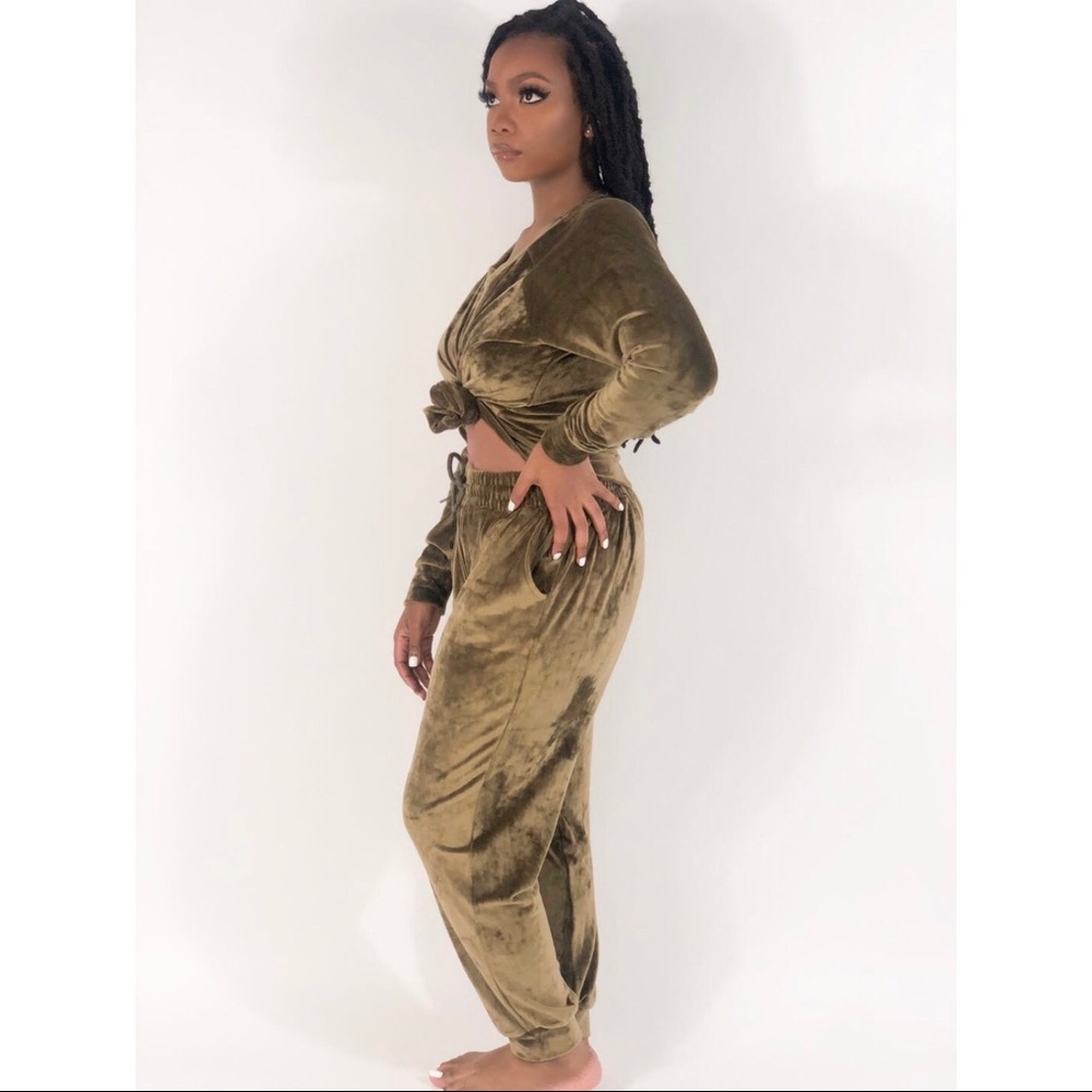 NWT Olive Green Velour Matching 2 Piece Set - Picture 2 of 4